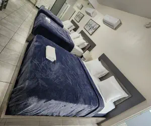 Photo 4 - The Village Inn Hotel