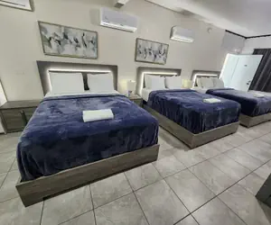 Photo 5 - The Village Inn Hotel