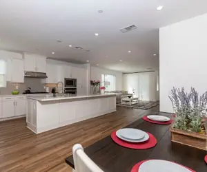 Photo 5 - Central Location Master Bedroom w Shared Bathroom