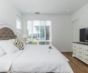 Photo 2 - Central Location Master Bedroom w Shared Bathroom