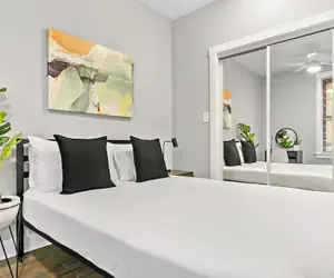 Photo 3 - Lovely 1BR Apt - Belmont B3