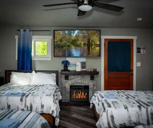 Photo 4 - Lakefront-nestled in Nirvana