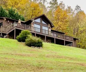 Photo 2 - Blue Ridge Gateway Cabin With Mountain Views
