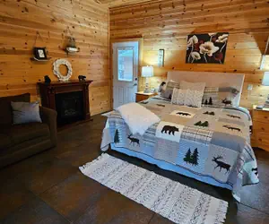 Photo 3 - Honey Bear Haven Suite 5