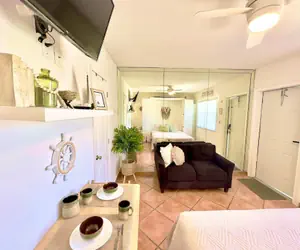 Photo 2 - Beach Lover s Studio Apartment in Hollywood FL