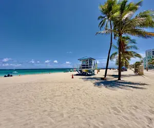 Photo 3 - Beach Lover s Studio Apartment in Hollywood FL