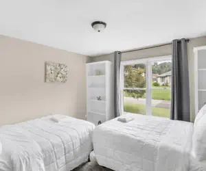 Photo 5 - Miami Family Friendly in Forestdale