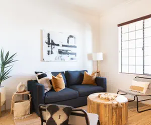 Photo 2 - Designer 1 bed 5 min to Old Town Dogs Welcome