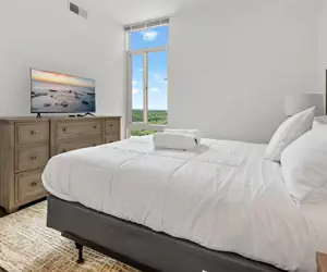 Photo 4 - Hala tysons