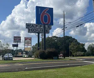 Photo 2 - Motel 6 – Mccomb, Ms