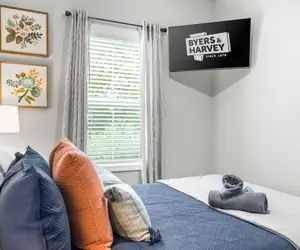 Photo 3 - Adam's Downtown Retreat w/ Rooftop Access