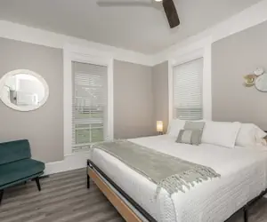 Photo 4 - The Gathering House Home for 6