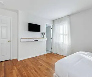 Photo 4 - Luxury NYC Home Game Room Free Parking