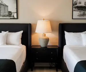 Photo 4 - The Markham Hotel