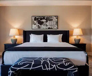 Photo 3 - The Markham Hotel