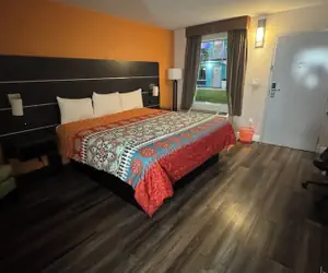 Photo 3 - GREENKEY BEACH MOTEL