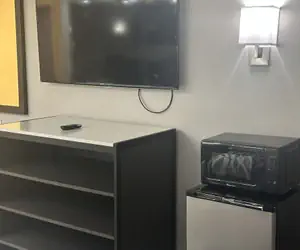 Photo 4 - Red Roof Inn Media