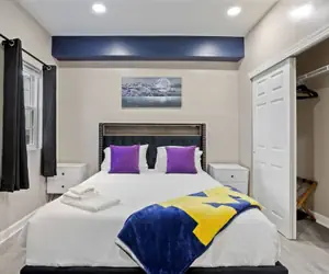 Photo 5 - Modern Comfort Downtown Indy Stylish 3BR Getaway