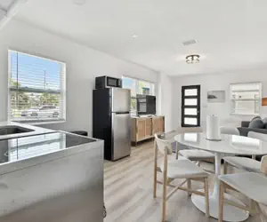 Photo 5 - Stylish Treasure Island Getaway - 117 127th Ave E Unit 8
