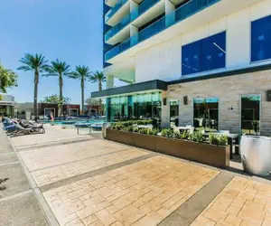 Photo 3 - Stunning Escape Studio Unit 17th Floor!