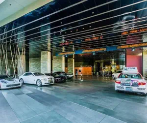 Photo 5 - Stunning Escape Studio Unit 17th Floor!