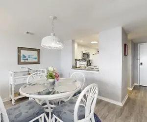 Photo 5 - Third-floor Oceanfront Condo With Balcony, W/d, Pool & Tennis