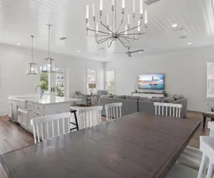 Photo 5 - Modern Family 7BR w Private Pool and Patio