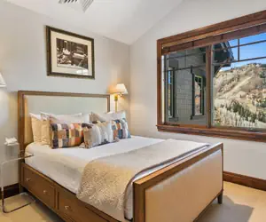 Photo 3 - Ski-in/ski-out 1br Retreat + Hot Tub 1 Bedroom Condo