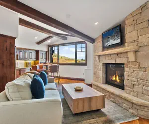 Photo 2 - Ski-in/ski-out 1br Retreat + Hot Tub 1 Bedroom Condo
