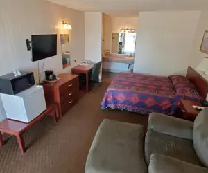 Photo 3 - Riverside Inn