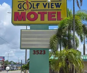 Photo 5 - Golf View Motel