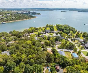 Photo 3 - Hooked on Branson Cove - Pool Hot Tub Fireplace