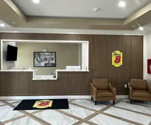 Photo 2 - Super 8 By Wyndham Baytown