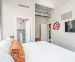 Photo 5 - The 333 Suites 2nd Floor Retreat