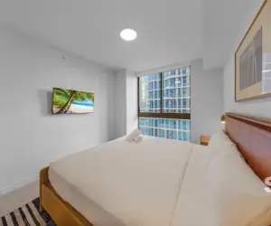 Photo 5 - Modern Condo in DTW Miami - Gym & Pool