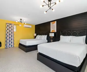 Photo 4 - The Pink Flamingo Boutique Motel