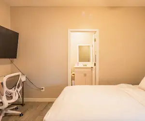 Photo 5 - Luxury Stay 20mins to State Farm Stadium