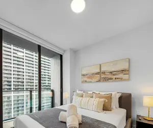Photo 2 - High-Rise Retreat - 31st Floor DTW Miami