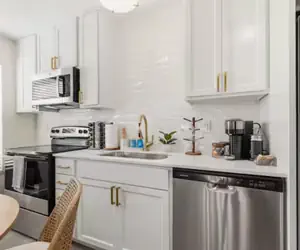 Photo 5 - Magazine Inn