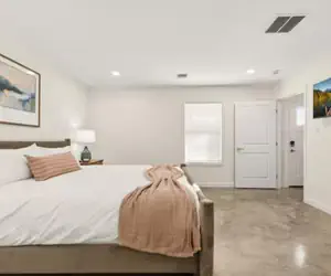 Photo 2 - The Royal Inn