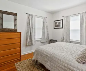 Photo 4 - Blue Bungalow - Close To Downtown & Autzen 2 Bedroom Home