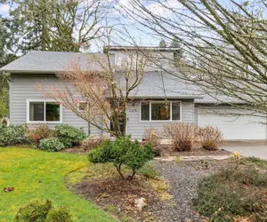 Photo 2 - Oakway Oasis - 6 Minutes To Autzen 4 Bedroom Home