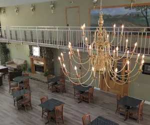 Photo 4 - Americana Inn