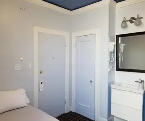 Photo 5 - Twin Peaks Hotel