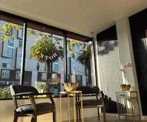 Photo 3 - Twin Peaks Hotel