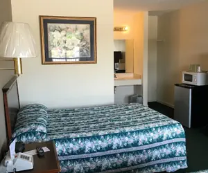 Photo 3 - McCaig Motel