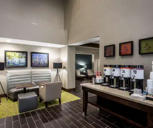 Photo 2 - Hampton Inn & Suites Hammond