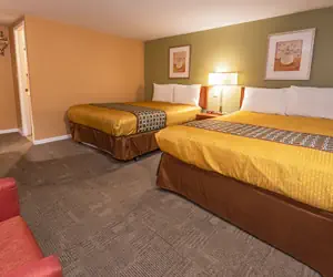 Photo 4 - Town Motel