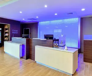 Photo 4 - Fairfield Inn & Suites by Marriott Nashville Downtown MetroCenter