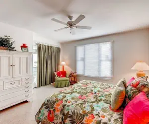 Photo 2 - Indigo Pelican Indigo Pelican 5 Bedroom Holiday Home By Bald Head Island